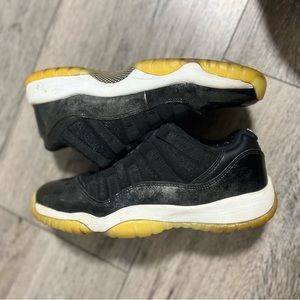 Jordan 11 Retro Low ‘Barons’ - Black Metallic Silver